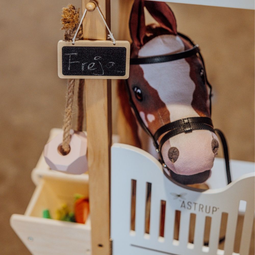 STALL FÜR 2 HOBBYPFERDE