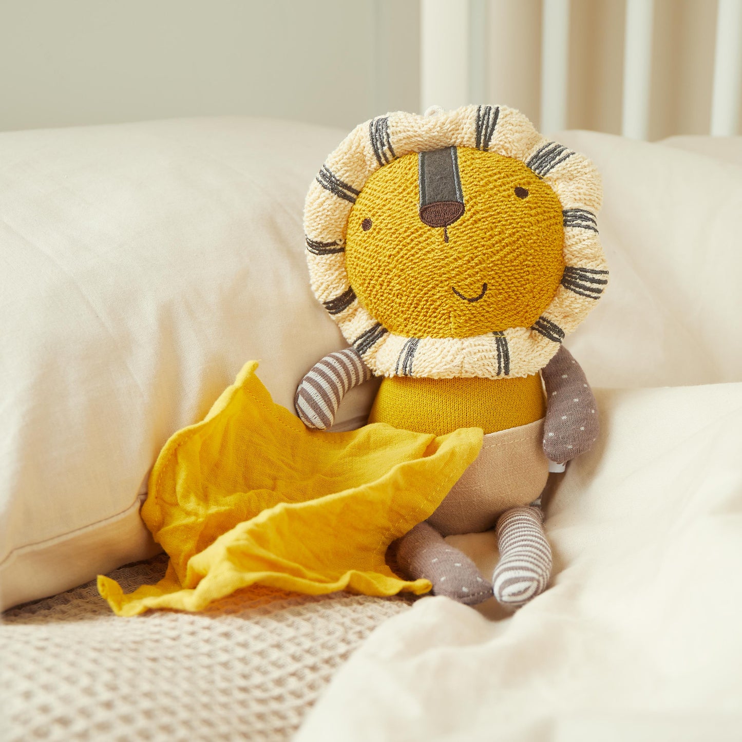 KUSCHELTIER LÖWE MIT SCHMUSETUCH