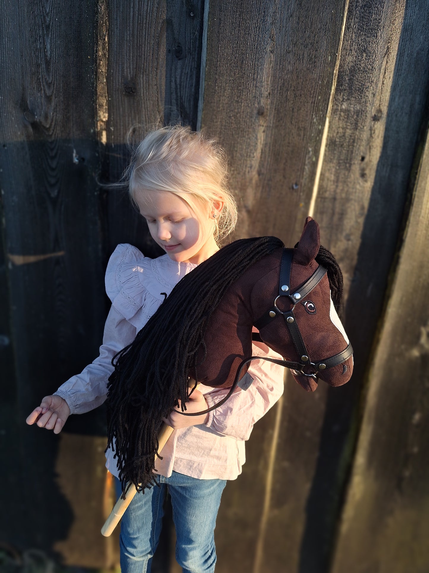 HOBBY HORSE ALICIA, BRAUN