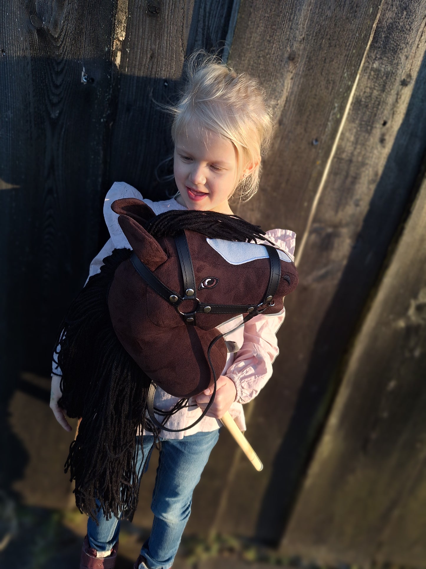 HOBBY HORSE ALICIA, BRAUN