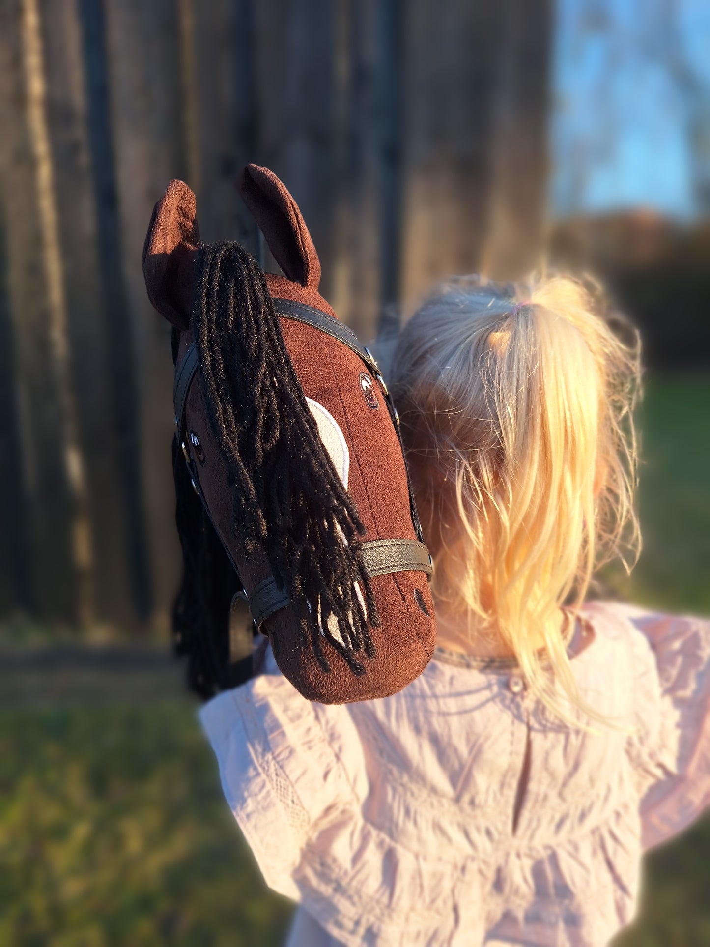 HOBBY HORSE ALICIA, BRAUN