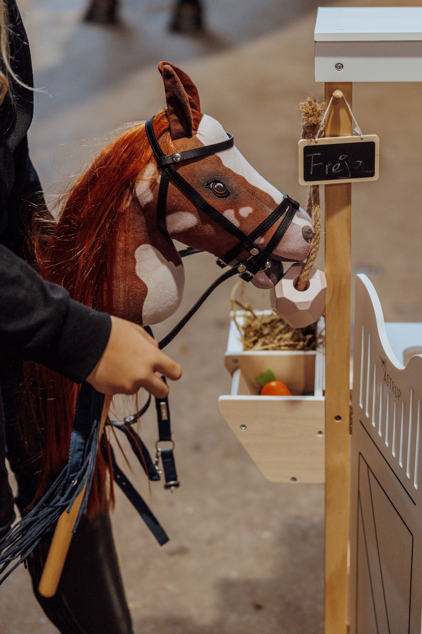 HOBBY HORSE COCO, ROT WEISS