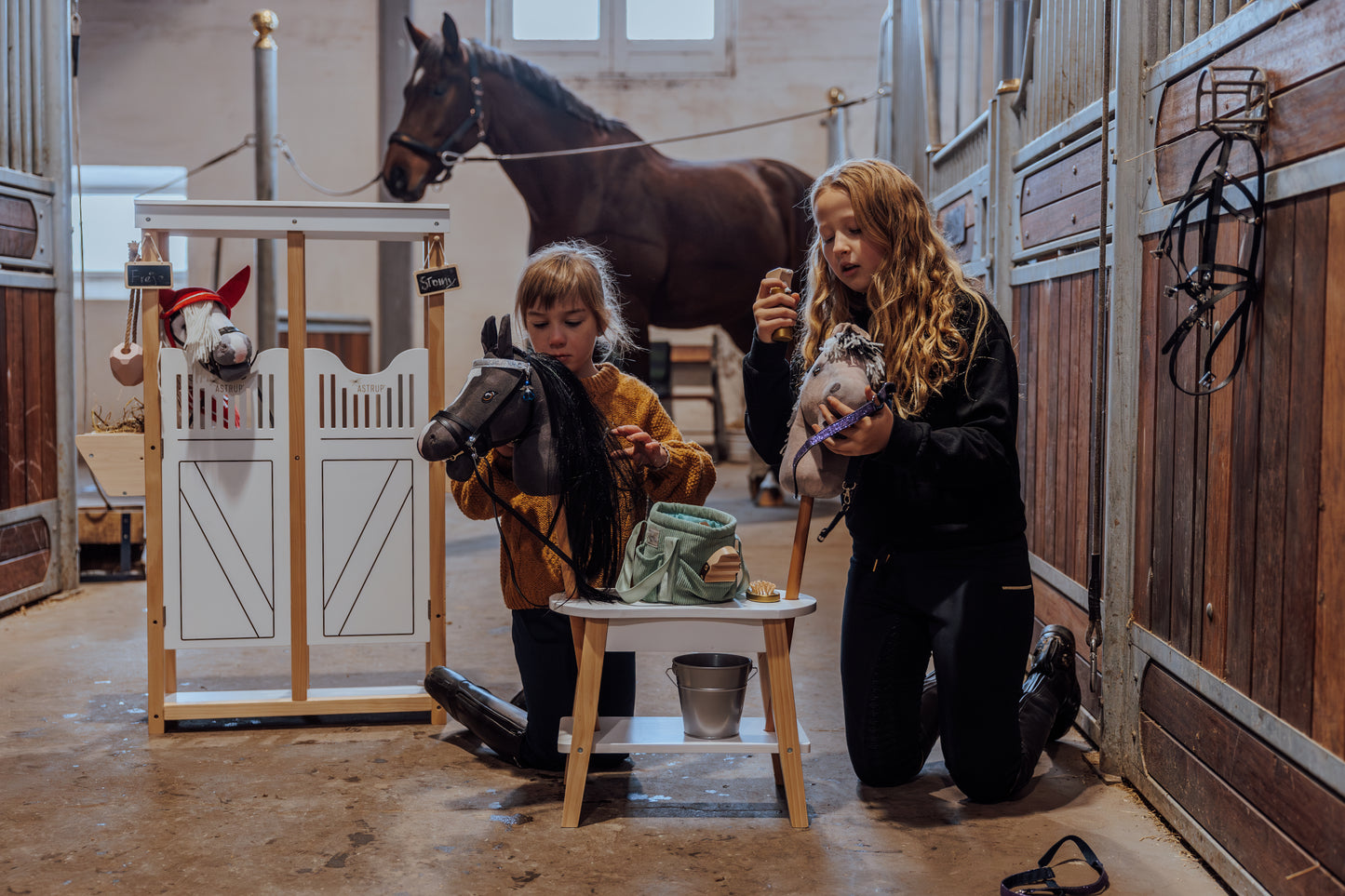 HOBBY HORSE LUNA, SAND